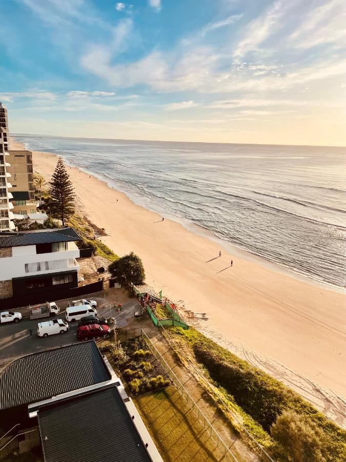 Absolutely Stunning! On The Beach !!! Gold Coast Buitenkant foto